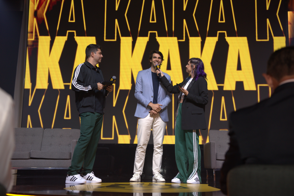 Kaká no palco da Apresentação da Kings League Brazil